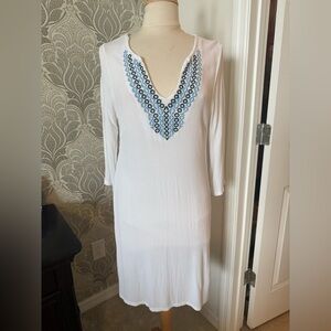 Crown & Ivy White and Blue Embroidered Swim Cover-Up